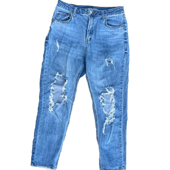 Wild Fable Size 8 Ultra High Rise Mom Jean Stretch Distressed - Picture 1 of 4